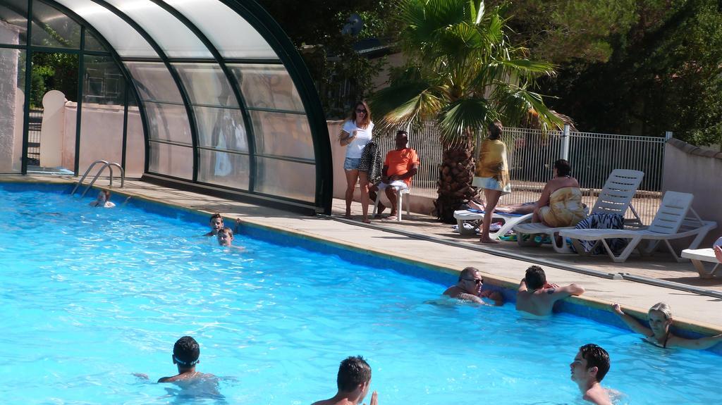 Готель Camping La Vidaresse Sainte-Anastasie-sur-Issole Екстер'єр фото