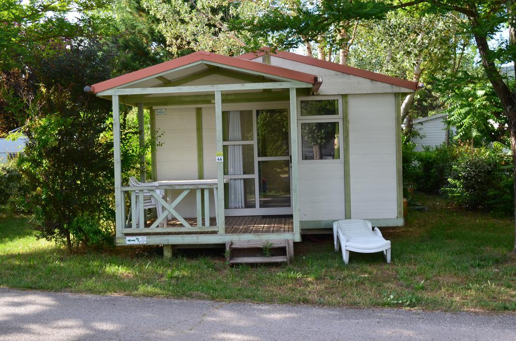 Готель Camping La Vidaresse Sainte-Anastasie-sur-Issole Екстер'єр фото