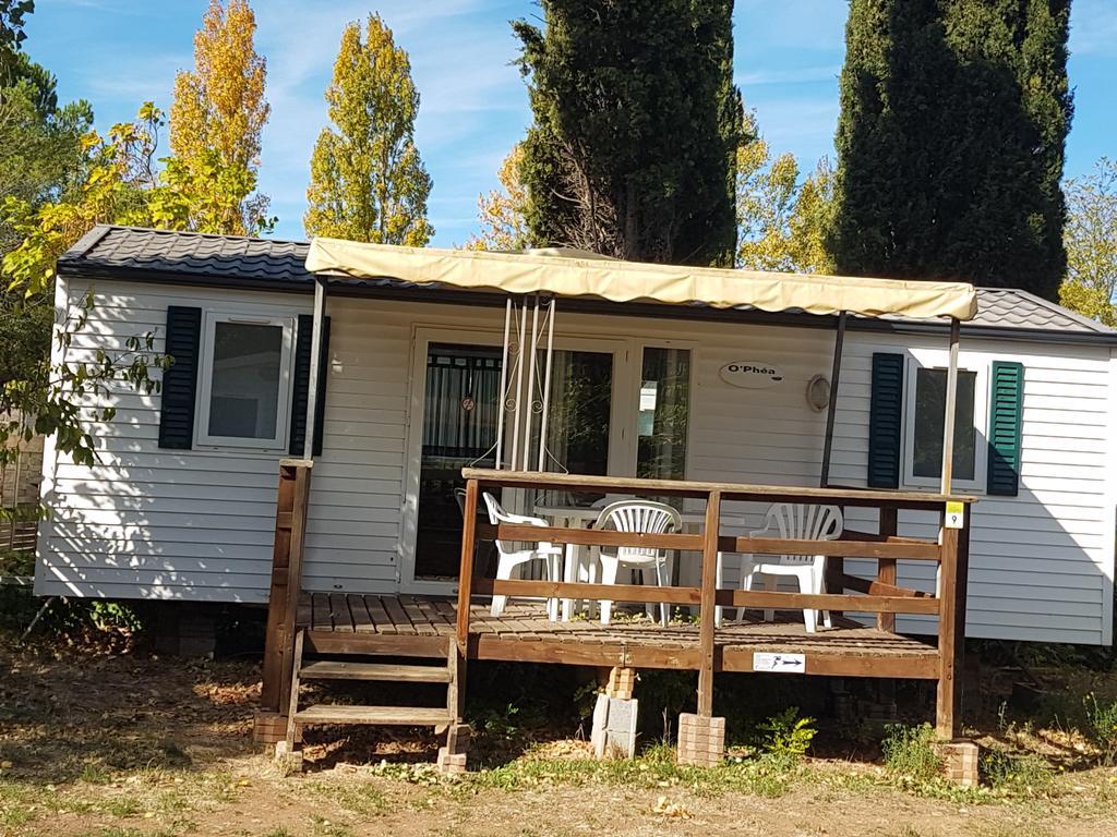 Готель Camping La Vidaresse Sainte-Anastasie-sur-Issole Екстер'єр фото