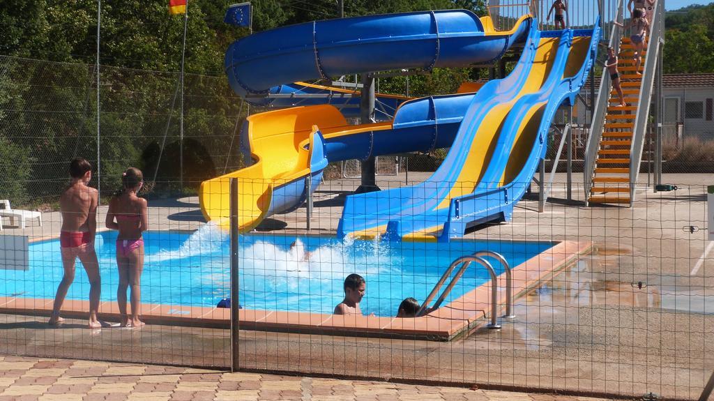 Готель Camping La Vidaresse Sainte-Anastasie-sur-Issole Екстер'єр фото